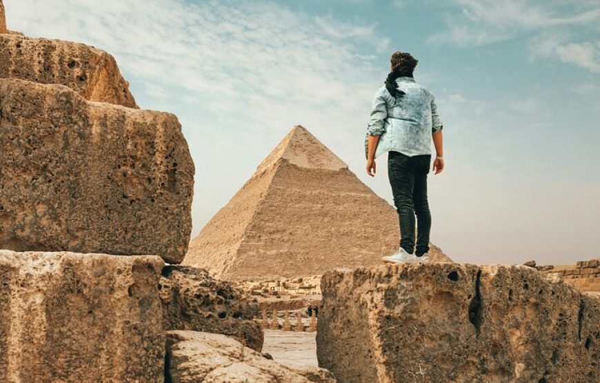 Day Tour To Giza Pyramids Egyptian Museum and Khan Khalili Bazaar