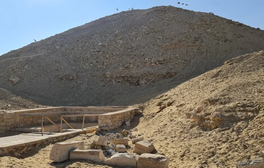 Private tour Giza Pyramids Memphis City Sakkara Pyramid