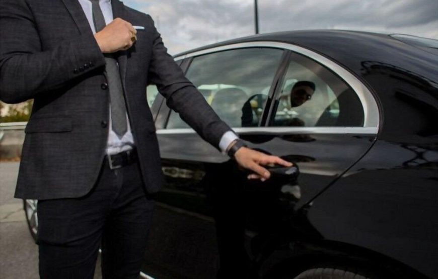 Private Airport Transfer — Cairo International Airport to Cairo or Giza